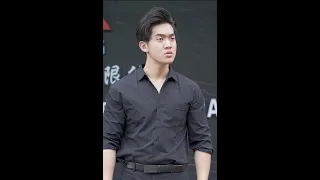 Siapa yang berani sentuh Kelly?!  @kellymoncherie