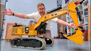 Unboxing the World's Biggest RC Excavator!