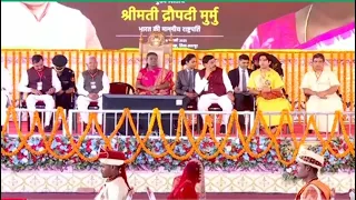 251 बेटियों के विवाह महामहोत्सव में शामिल हुईं महामहिम राष्ट्रपति श्रीमती द्रौपदी मुर्मू,