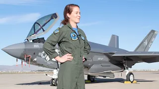 US Navy F-35 and FA-18 Female Fighter Pilots