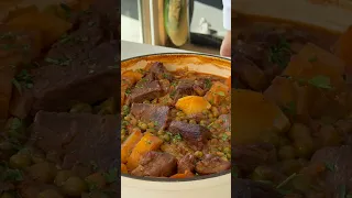 ازكى طريقة للحم العجل مع البطاطا بصوص البندورة والبازلاء