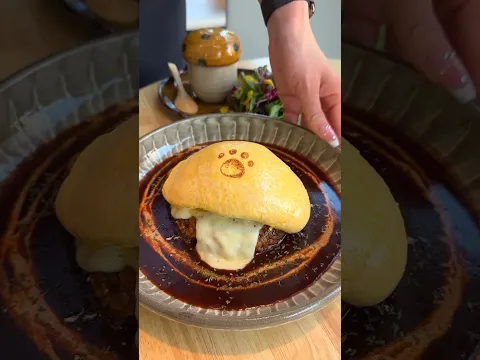 毎日行列ができるハンバーグオムライスのお店🍳カウンターに座ると鉄板でオムレツを作るところを見せてくれる！ #福岡グルメ