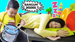Reihan Membangunkan Mama dengan Alat Musik