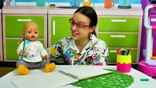 Nukke maalaa | Piirtotaulu ja leikki