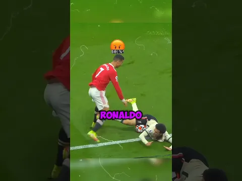 The moment Ronaldo took Messi's side ❤️‍🩹
