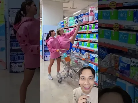 chị em sinh đôi siêu dẻo luôn đó