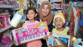 DUA BAYI LUCU 👶 BELI MAINAN PIANO DAN MOBIL HOTWELLS | Ali vlog