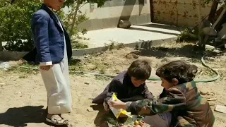 شاهد مهارت الاطفال اليمنيين في الزراعه