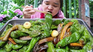 3斤辣椒，苗大姐做“爆炒辣椒”，满满一盆，一口一个，辣的满嘴冒火！【苗阿朵美食】