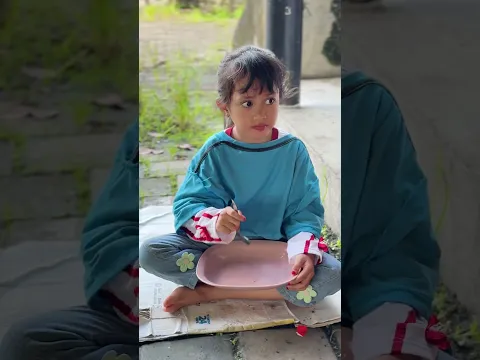Mengajarkan anak sejak kecil selalu berbagi kebaikan pasti Allah balas dengan kebaikan #shorts