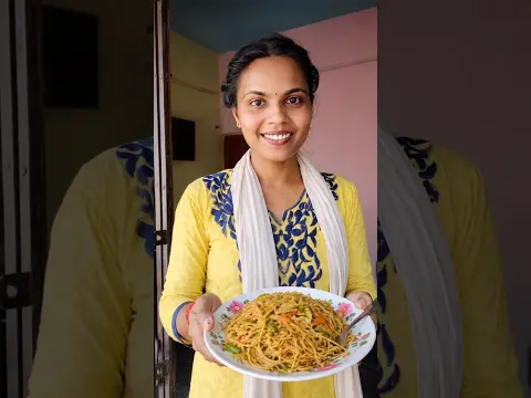 Sabko Chowmin Bna Kr Khila Di 🍜| #shorts​ #minivlogs​ #cooking​ #chaumin​ #recipe​ #foodie​