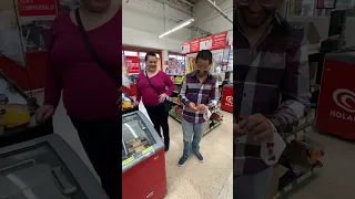 MILLONARIO PAGA DESPENSA A LA GENTE en colaboración con tiendas 3B