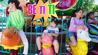 BÉ TI TI - MINH VY - Nhạc Thiếu Nhi Sôi Động, Bé là bé ti ti bé thường thích chơi bi 4K
