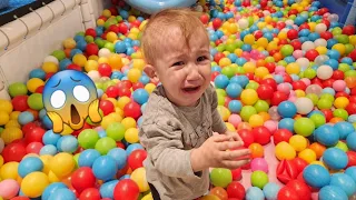 Tufan Bebek Oyun Parkında Top Havuzunu Hiç Sevmedi Ağladı | fun kids video