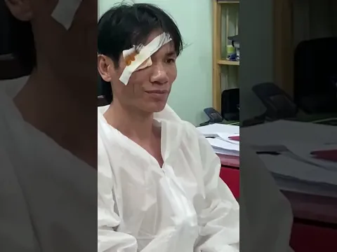 Người "phê" ma túy xông vào đồn công an, liên tiếp đâm cán bộ #shorts