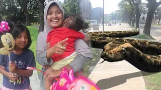 Drama beli balon karakter di kejar ular kabur naik delman 😰