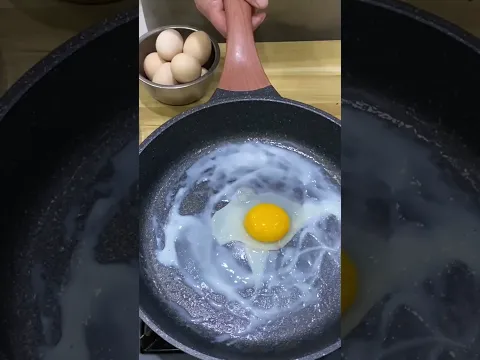 If you cook poached eggs like this, kids won't be able to get enough! #satisfyingvideo