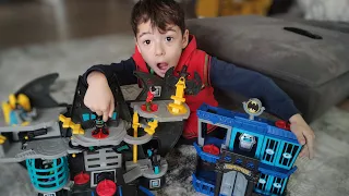 Batman  Imaginext Batcave Yarasa Mağarasında Joker Hapiste Can’ın Süper Kahramanlar Oyuncakları
