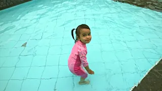 Renang di Klub Bunga