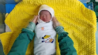 One Trick to Teach You How to Swaddle a Newborn – Newborn Swaddling Tutorial#newborncare #parenting