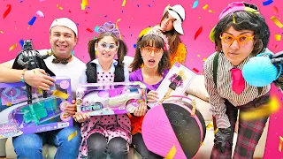 Kız ve erkek videoları! Cicisu'nun doğum gününü kutlayalım! Komik oyunlar