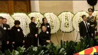 谜团揭开！遗体告别式最大看点：坚决的李克强女儿，誓不与罪人握手！央视被迫剪镜头。神秘，低调，始终不留名字。先后就读于北大和哈佛