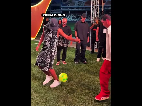 RONALDINHO Still Got It 😍⚽