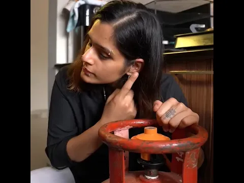 गैस सिलेंडर के साथ में ये गलतियाँ मत करना 😱 | #shorts