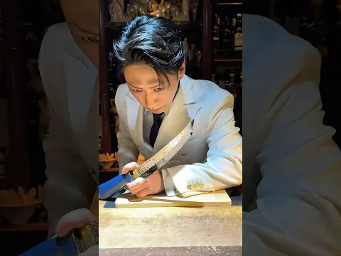 世界が注目する方のバーテンダー！麻布十番のセンティフォリアでは世界で活躍するバーテンダー駒井優三さんの作るカクテルが楽しめる。一杯4,000円と値ははりますが毎度感動します #japanesefood