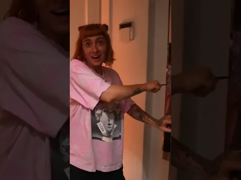 I-am umplut casa de fum si l-a așteptat creatura asta…