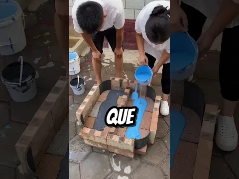 Papá construye un estanque para peces… ¡pero algo salió mal! #shorts