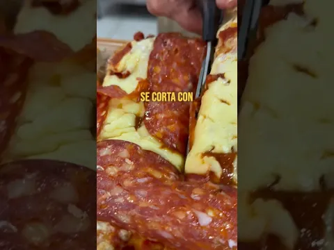 La PIZZA se CORTA con TIJERAS! 🇮🇹🍕 #chefroberta #pizza #pizzalover #aromaroma