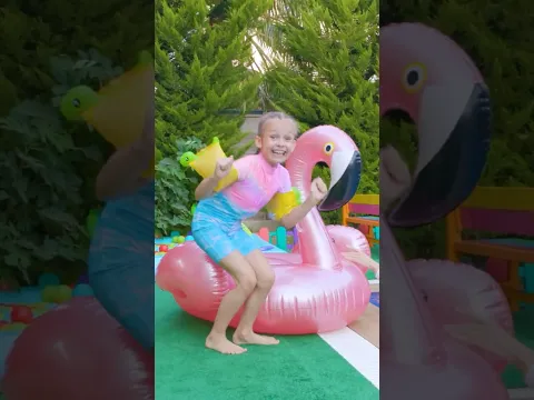 ¿Cómo divertirse en la piscina de forma segura? #shorts
