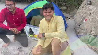 जंगल में बिताई पूरी रात 😳