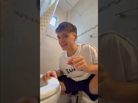broma en el baño 2