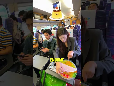 ¡La comida de la niña es enorme! 😲