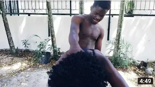 Gade yon nèg ki plimen 2 sè