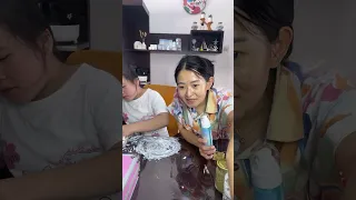 mom linda tan sedang live sekarang!