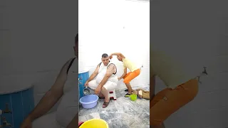 هبلو مسكين فالحمّام 🤣 #algeria #اكسبلور