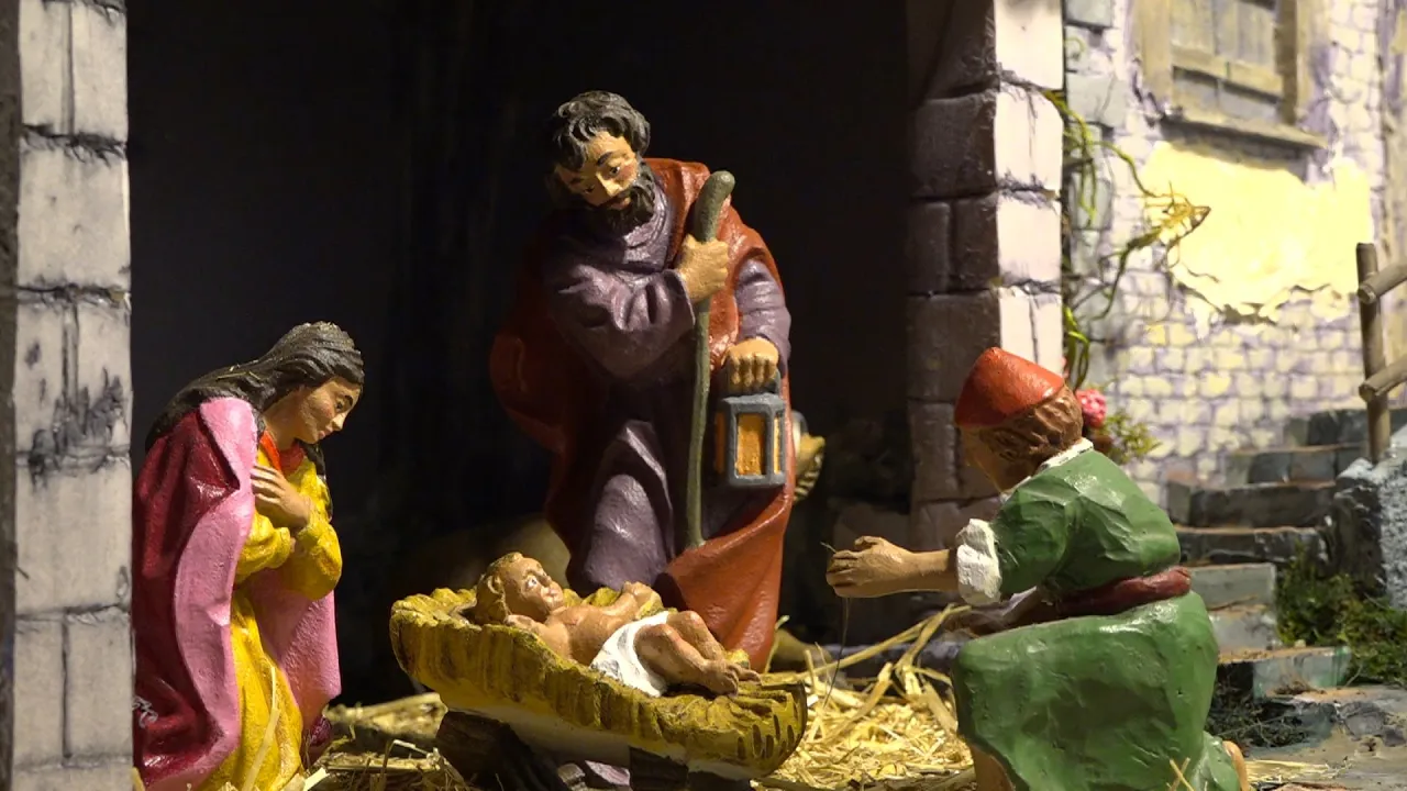 Sant Pere de Torelló inaugura l’exposició de pessebres