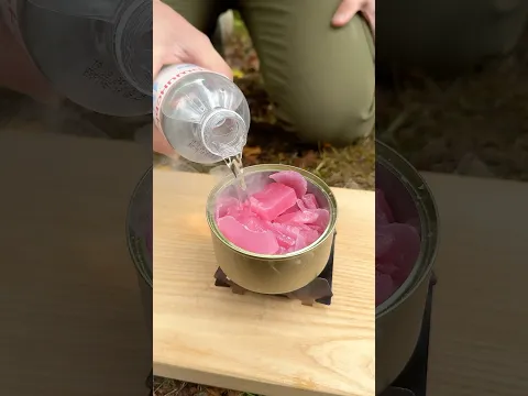✅ The guy shows SURVIVAL skills in the FOREST 💦 #camping #survival #bushcraft #outdoors #lifehack