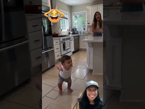EL NIETO LO HACE MEJOR QUE ÉL 🤔 #baby #cutebaby #humor