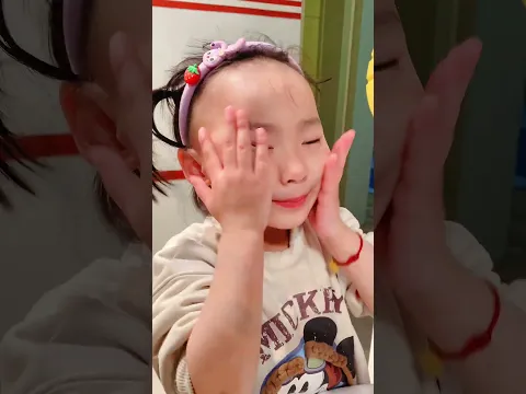 人類幼崽有多自律？嘟嘟小小年紀就懂得人生真諦！ #嘟嘟的卑微生活 #人類幼崽#90後帶娃#shorts#嘟嘟小可耐