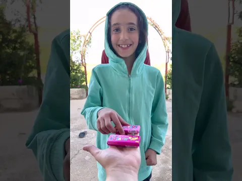 الي بيعمل شي منيح بياخد علكه #funny #prank #comedy #funnyprank #comedyprank #babycomedy