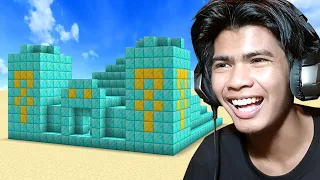 Diamond pyramid in Minecraft