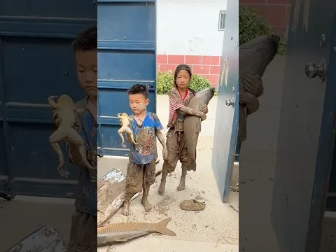 Selalu bawa oleh-oleh ketika pulang bermain #shortsviral #viralvideo #lucu