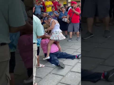 Chimbombin show y yajaira