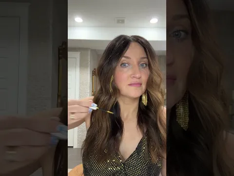 My fav holiday hair glitter hack ✨  #hairstyles #hairtok #haircare #hair #hairstyling #hairtutorial