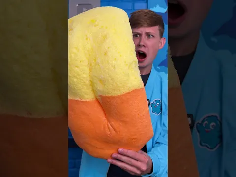 GIANT FREEZE DRIED PEACH RING FAIL😱 #satisfying #mukbang #asmr #freezedried #candy #experiment
