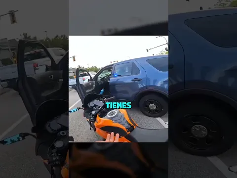 El policía decidió no dejarlo ir😰 #bike #moto #bikelover